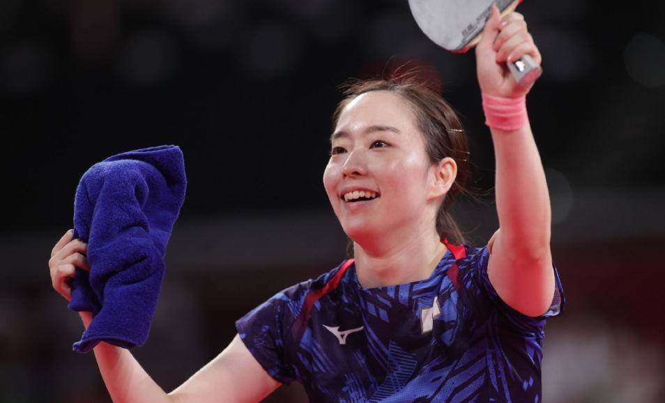 反而展现出 反而展现出