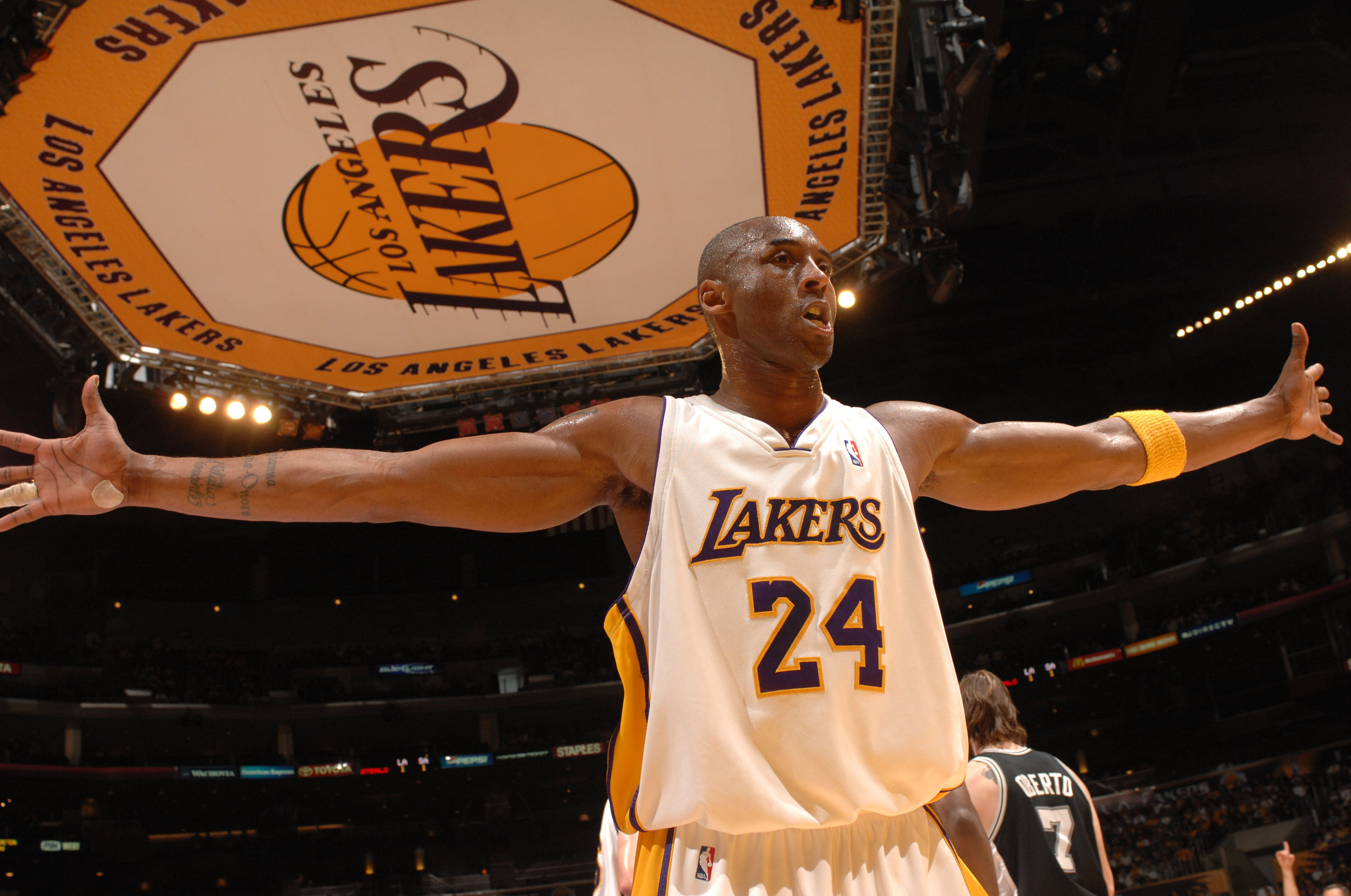 事件背后有 事件背后有