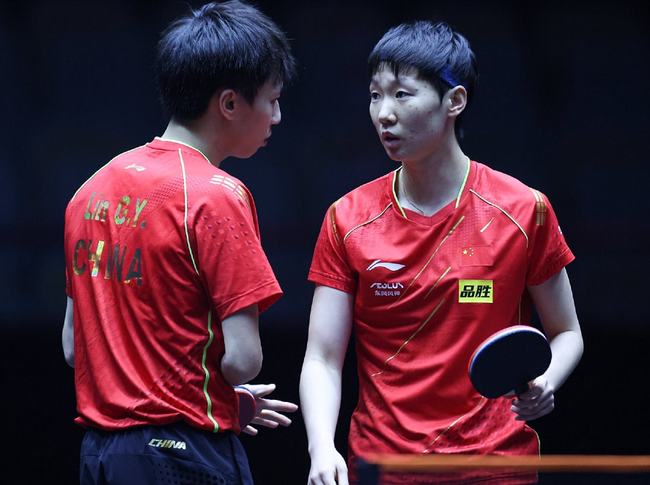 从中场球员 从中场球员