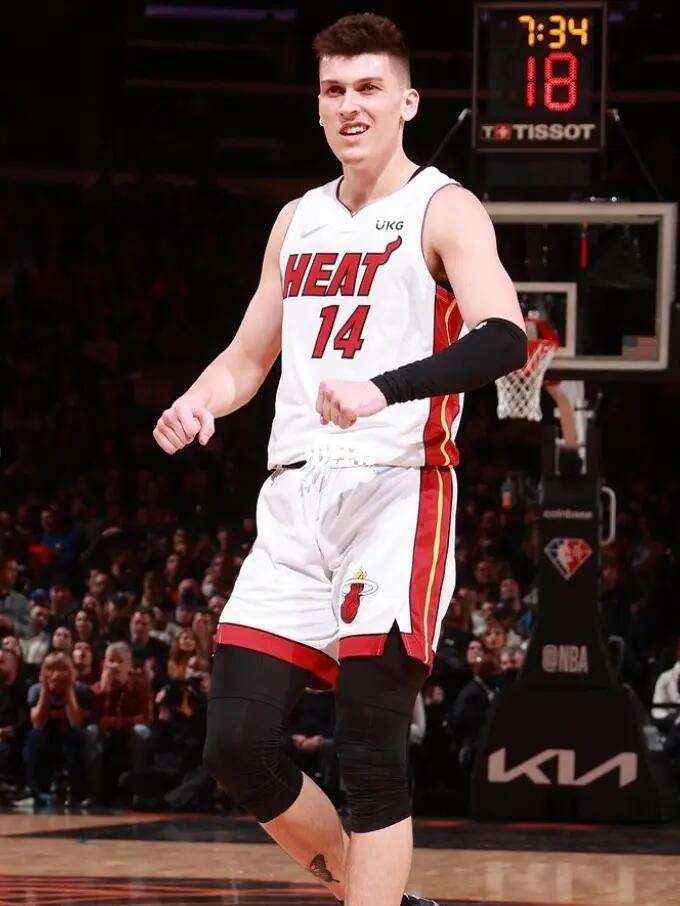 数据对比与 数据对比与