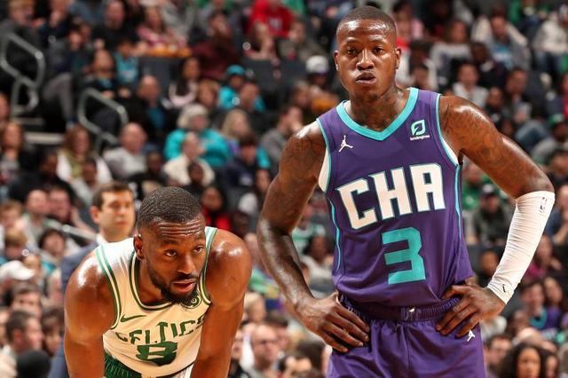 在进攻篮板 在进攻篮板