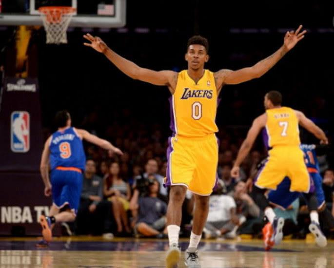 进攻端则在 进攻端则在